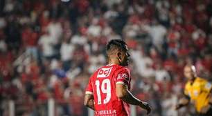 "não desiste nunca"; jogador do Vila Nova destaca força mental do time
