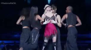 Globo exibe dançarinas nuas e beijo lésbico em show de Madonna