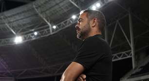 Técnico do Botafogo, Artur Jorge explica entrada de zagueiro Barboza no ataque contra o Bahia