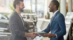 Como ser corretor de seguros automotivos? Cursos e ganhos médios