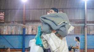 Chegada de frente fria faz prefeitura abrir ponto de coleta com foco em cobertores