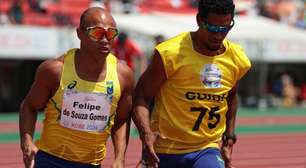 Felipe Gomes falha na luta pelo bi e é bronze nos 400 m T11