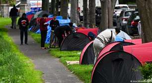 Imigrantes dormem na rua em meio à crise na Irlanda
