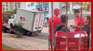 Caminhão do MTST usado para entregar marmitas em abrigos é apreendido pela polícia no RS