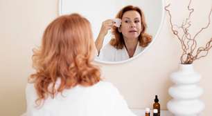 Como a menopausa afeta a pele e o cabelo? Especialistas explicam