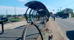 Motorista que bateu em ponto de ônibus de Curitiba provocou prejuízo de R$ 400 mil, diz prefeitura