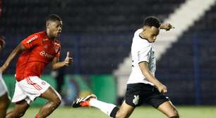 Meia autor de gol de falta em empate do Corinthians Sub-17 revela inspiração em Marcelinho Carioca