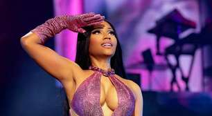 Nicki Minaj retorna aos palcos após ser presa e debocha: "Riram de mim"
