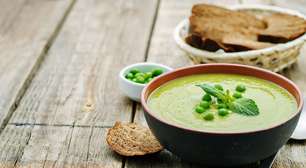 Sopa de ervilha com hortelã: teste a receita cremosa e quentinha
