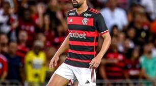 Fabrício Bruno e Viña treinam como titulares no Flamengo