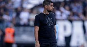 Torcedores do Corinthians se revoltam com derrota para o Botafogo e criticam António Oliveira: 'time mal treinado'