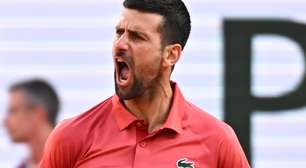 Djokovic sofre lesão, mas vira novo jogo perdido em batalha em Roland Garros