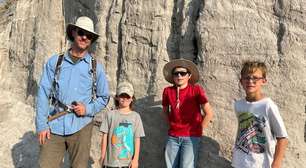 Crianças descobrem fóssil de T. rex "adolescente" nos EUA