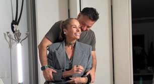 Adriane Galisteu fortaleceu casamento após marido administrar seu dinheiro: 'Ele colocou meu pé no chão'