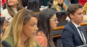 Nikolas Ferreira faz comentário transfóbico contra Erika Hilton em debate na Câmara