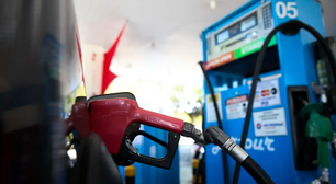 Distribuidoras estimam aumento de 20 a 36 centavos no preço da gasolina com MP do Pis/Cofins