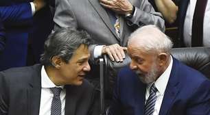 Dólar fecha em alta, a R$ 5,40, após derrota do governo no Congresso, falas de Lula e FED