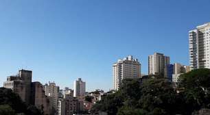 Com veranico e ar seco, Brasil tem outro dia quase sem nuvens