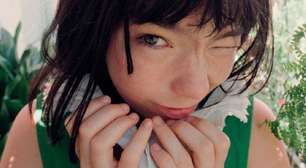 Cringe: e-zine com fotos de Björk feitas pelo cineasta Spike Jonze