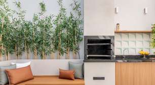Casa de 146 m² ganha cozinha verde clara e área externa com churrasqueira