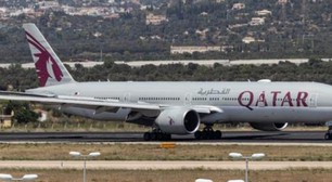 Passageiros ficam presos em avião com alta temperatura: 'Estavam desidratados e desmaiando'