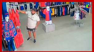 Homem furta 17 camisas de clube e esconde na bermuda no Paraná