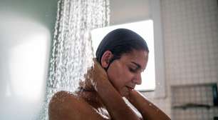 Mulheres preferem banhos mais quentes do que os homens e há um motivo científico para isso