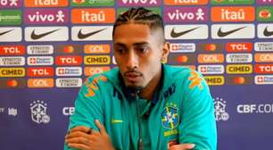 Raphinha fala sobre as declarações de Ronaldinho: 'Foi um baque para a gente'