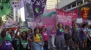 Mulheres protestam na Paulista contra PL do aborto: 'Criança não é mãe"