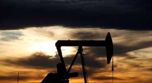 Petróleo salta e atinge maior nível em mais de um mês com otimismo relacionado à demanda