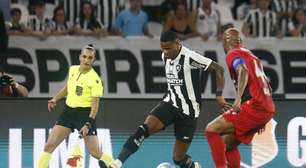 Botafogo, no apagar das luzes, empata com o Athletico-PR e mantém a ponta