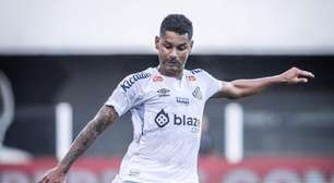 Aderlan, do Santos, entra na mira do Sport para substituir Pedro Lima