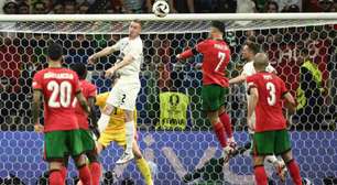 Diogo Costa defende três cobranças e Portugal vence Eslovênia nos pênaltis pela Eurocopa
