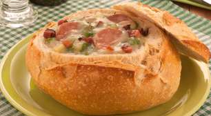 Caldo verde no pão italiano é uma receita maravilhosa por ser chique, mas fácil de fazer