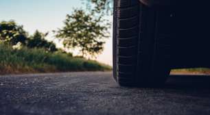4 dicas sobre pneus para viajar de carro nas férias escolares