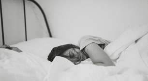 Por que dormimos melhor com um cobertor pesado? Ciência explica