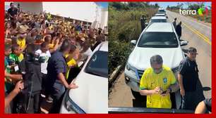 Bolsonaro fica retido em rodovia após manifestantes contrários à sua presença bloquearem via no Pará