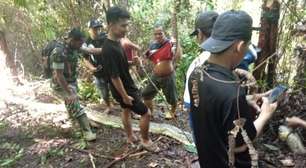 A mulher de 36 anos devorada por cobra píton na Indonésia