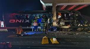Acidente com ônibus em Itapetininga (SP) mata ao menos 10 pessoas e fere 42