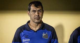 Técnico do Santos, Fábio Carille se pronuncia em meio a interesse do Corinthians
