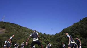 Em busca de reforços, Botafogo conversa com zagueiros e laterais
