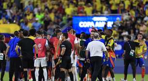Uruguai x Colômbia termina em pancadaria entre jogadores e briga nas arquibancadas