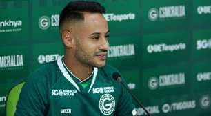 Mateus Gonçalves é apresentado no Goiás e fala sobre "criar identificação" no clube
