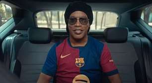 Com Ronaldinho estrelando, Barcelona lança nova camisa para a temporada 2024/25