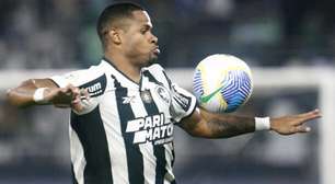 Júnior Santos tem fratura na tíbia; Botafogo não estipula prazo para retorno