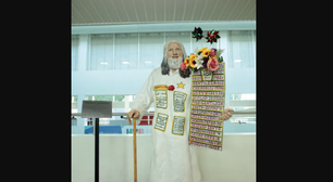 Terminal Gentileza ganha estátua do profeta em tamanho real