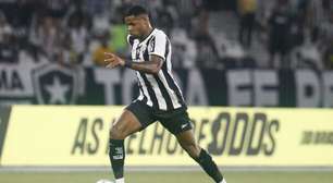 Destaque do Botafogo, Júnior Santos se manifesta após cirurgia