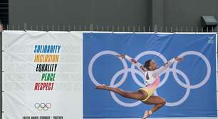 Rebeca Andrade é a única brasileira em destaque em painel da Vila Olímpica
