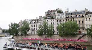 Paris 2024: Delegação da Argélia lança rosas no Sena em homenagem a vítimas de repressão de 1961