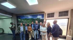 Deputados de partido da direita espanhola dizem ter sido expulsos da Venezuela